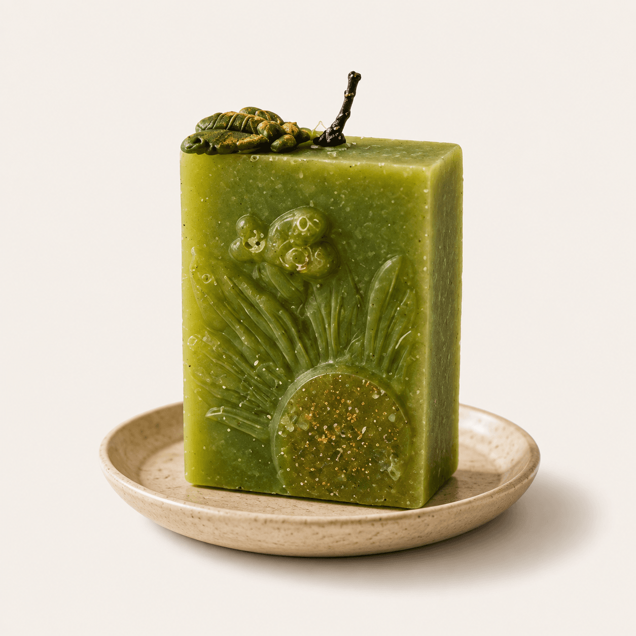 Bee-nectar candle